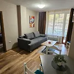 Minkov Apartments, - замъка 2 * 팜포로보